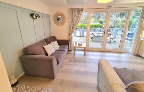 Bont Newydd Cabina | 147 Snowdon Drive, Glan Gwna