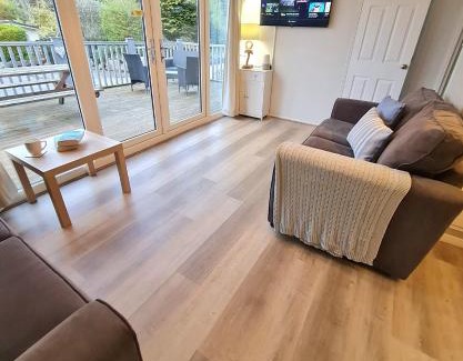 Bont Newydd Cabina | 147 Snowdon Drive, Glan Gwna