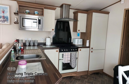 Burnham-on-Sea Casa | 149 Unity Beach 6 berth encl garden no pets