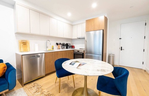 Greenpoint Apartamento | 149BK-202 New Condo 1BR in Prime Greenpoint