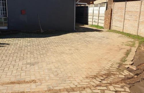 Ekurhuleni Casa | 14th avenue lodge