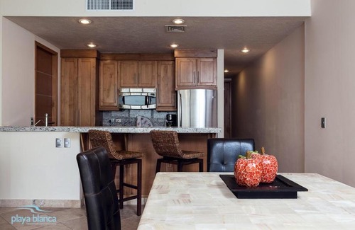 San Carlos Apartamento | 14th Floor Ocean View Playa Blanca Condo