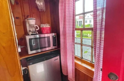 Trenton Cabaña | 15 1Br Cottage Heart of Maine Open Hearth Inn