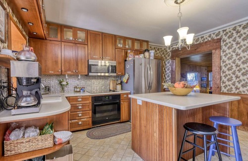 Trenton Cabaña | 15 1Br Cottage Heart of Maine Open Hearth Inn