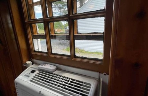 Trenton Cabaña | 15 1Br Cottage Heart of Maine Open Hearth Inn