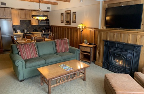 Lake Placid Condominio | 15-45% Off-Whiteface Lodge-Pools, Hot tubs, Spa, Game Room & Theatre!