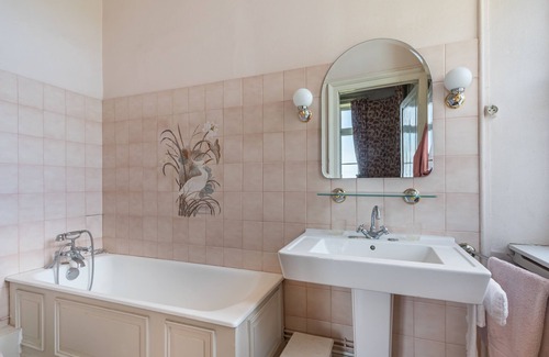Dangeul Otro | 15 Bedroom Castle in Dangeul