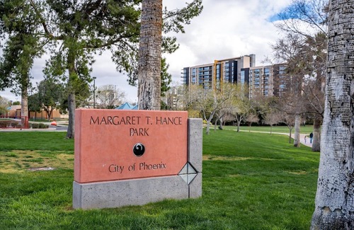 Roosevelt Condominio | 15 Chelsea Place 1 Bedroom Condo by RedAwning