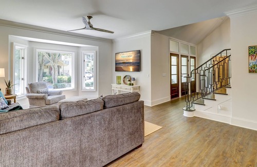 Oceanside Villa | 15 Duck Hawk