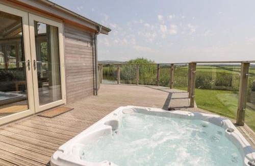 Dobwalls Casa | 15 Faraway Fields