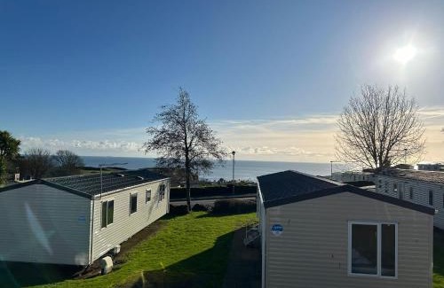 Exmouth Cabina | 15 Ivy Close, 3 Bedroom Caravan, Pet Friendly