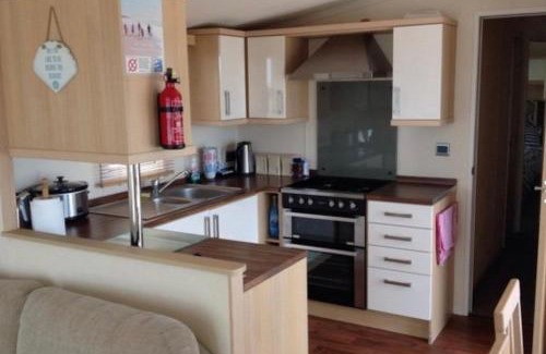 Exmouth Cabina | 15 Ivy Close, 3 Bedroom Caravan, Pet Friendly