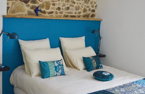Sains Cama Y Desayuno | 15 kms from Mont Saint Michel Hortensia room for 2 people