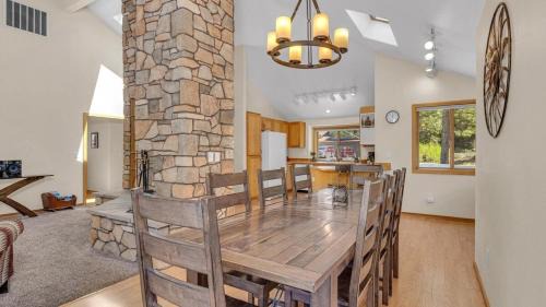 Deer Park Casa | 15 Lassen Ln home