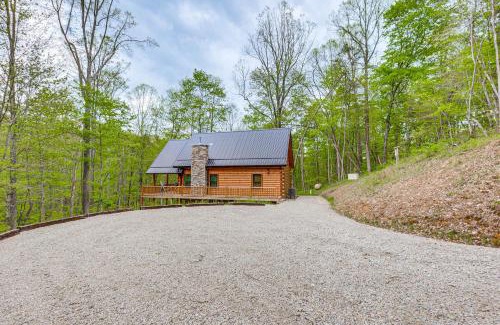 Logan Casa | 15 Mi to Hocking Hills Secluded Cabin with Hot Tub