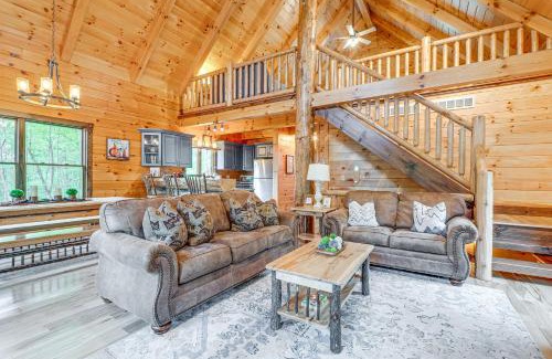Logan Casa | 15 Mi to Hocking Hills Secluded Cabin with Hot Tub