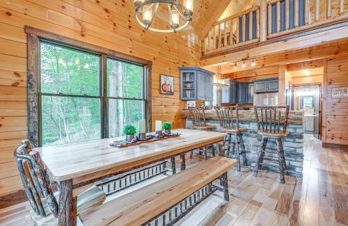 Logan Casa | 15 Mi to Hocking Hills Secluded Cabin with Hot Tub