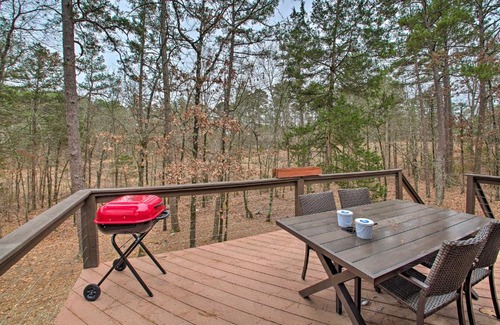 Hot Springs Village Casa | 15 Mi to Hot Springs Natl Park Home with Fire Pit!