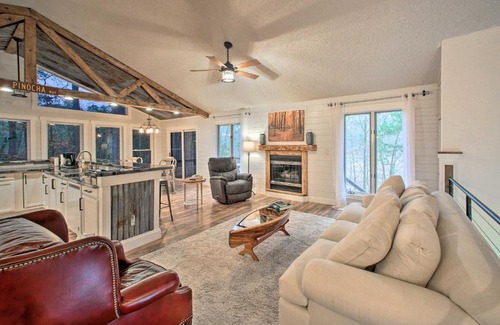 Hot Springs Village Casa | 15 Mi to Hot Springs Natl Park Home with Fire Pit!