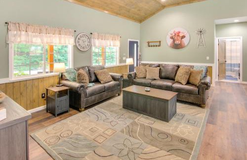 Newport Casa | 15 Mi to Pigeon River Rafting Newly Built Cabin!