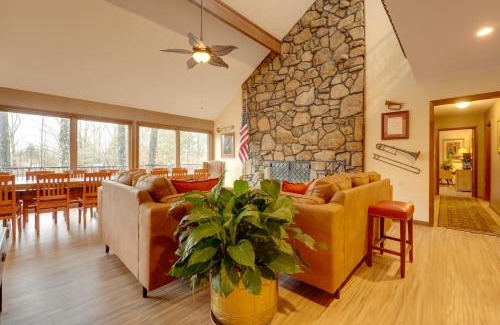 Southaven Casa | 15 Mi to University of Memphis Getaway with Games