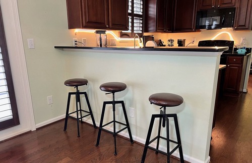 Harwood Lane Casa | 15 min from Charlotte Airport, Private Master Bedroom - shared common area