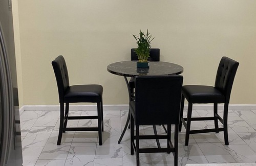 Canarsie Casa | 15 min from JFK! Cozy, stylish 3 bedroom!