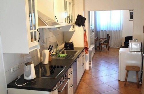 Furth-Sud Apartamento | 15 min from Neuss main station. Apartment for rent in quiet residential street.
