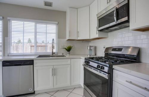 Mira Mesa Casa | 15 Min from Torrey Pines State Beach and Golf