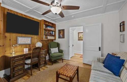 Newport Casa | 15 min to Beach, 3 Acre Country Living, Firepit