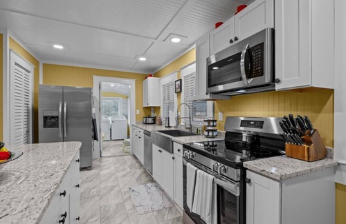 Newport Casa | 15 min to Beach | 3 Acre Country Living | Firepit