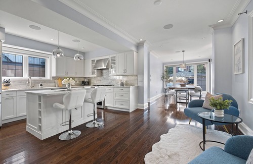 East York Casa | 15 Min to Downtown | Games Room | Private Parking | Private Backyard