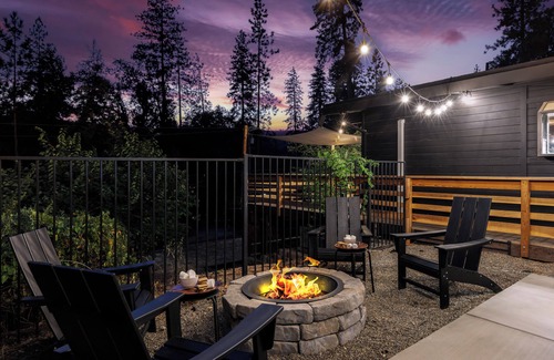 Yosemite Forks Cabina | 15 min to Yosemite, 9 min to Bass Lake Kid cabin w/ ht tb & game room, 1 dog max