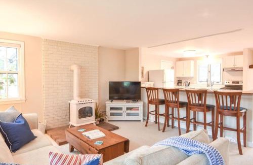 East Orleans Casa | 15 min Walk to Nauset Beach