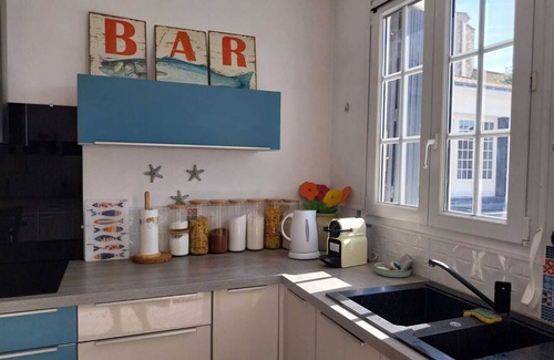 St Benoist-sur-Mer Casa | 15 minutes from the beach, village house with garden and swimming pool
