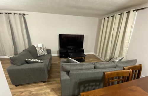 Amherstview Casa | 15 minutes away from downtown and Thousand Island Ferry