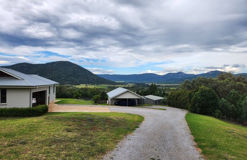 Daruka Apartamento | 15 minutes from CBD. Guest numbers flexible for travelling sporting families.