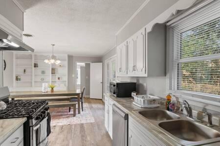 Montgomery Casa | 15 Minutes from Downtown Welcome to Woodbridge