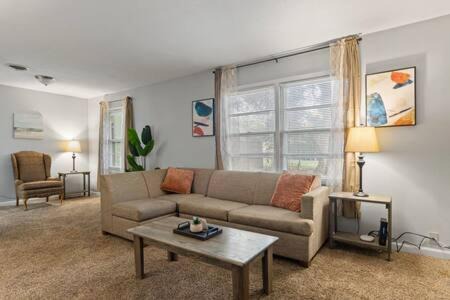 Montgomery Casa | 15 Minutes from Downtown Welcome to Woodbridge