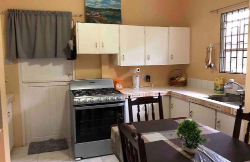 St. George's Casa | 15 Minutes from the city! 3 Bedroom House