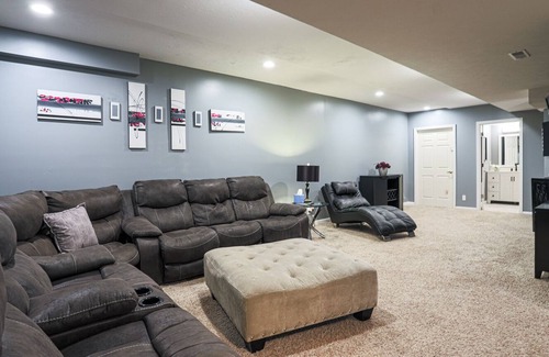 Omaha Casa | 15 minutes from the College world Series