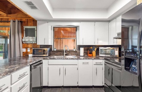 Winter Haven Cabina | 15 minutes to Legoland- Serene Lakeside Cottage Retreat