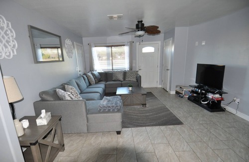 Prescott Valley Casa | 15 minutes to Prescott Downtown! Family-sized Home