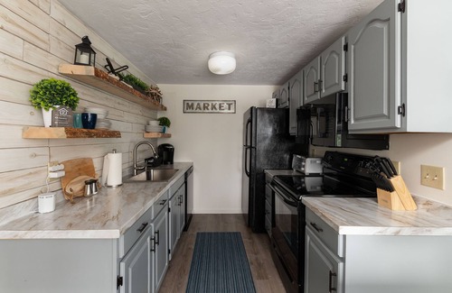 Bristol Condominio | 15 Minutes to Ragged Mtn and Gorgeous Views of Mt. Cardigan and Newfound Lake!