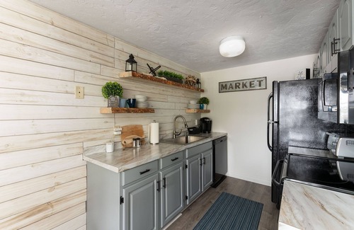 Bristol Condominio | 15 Minutes to Ragged Mtn and Gorgeous Views of Mt. Cardigan and Newfound Lake!