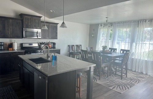 Heber Casa | 15 minutes to YEAR ROUND adventures! Spacious Comfortable and Accommodating