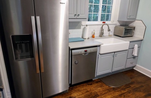 Covington Casa | NEW Monthly Rental! Charming, Cozy Renovated Cottage in Downtown, Covington