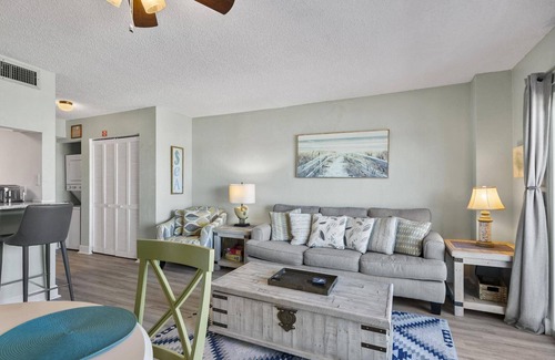 Flagler Beach Condominio | Ocean View Condo | Flagler Beach | Enjoy the Pool, Fitness Center, Tennis & Shuffleboard Court