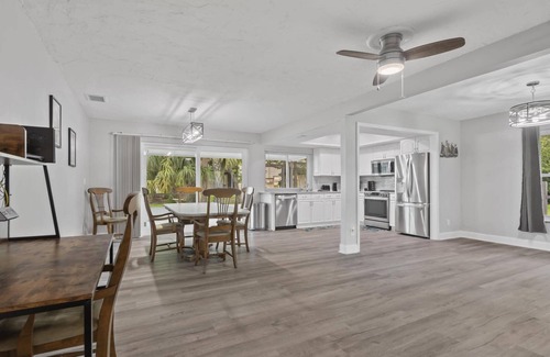 Palm Harbor Casa | Anchors Landing Waterfront Home | Dock | Foosball | Fire Pit | Close To The Beach | Dog Friendly