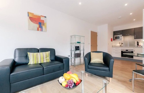 Leatherhead Apartamento | 15 Swan House -2 bedroom apartment